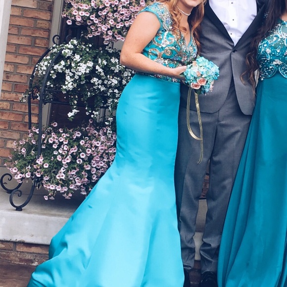 Sherri Hill dress size 4 - Picture 6 of 8